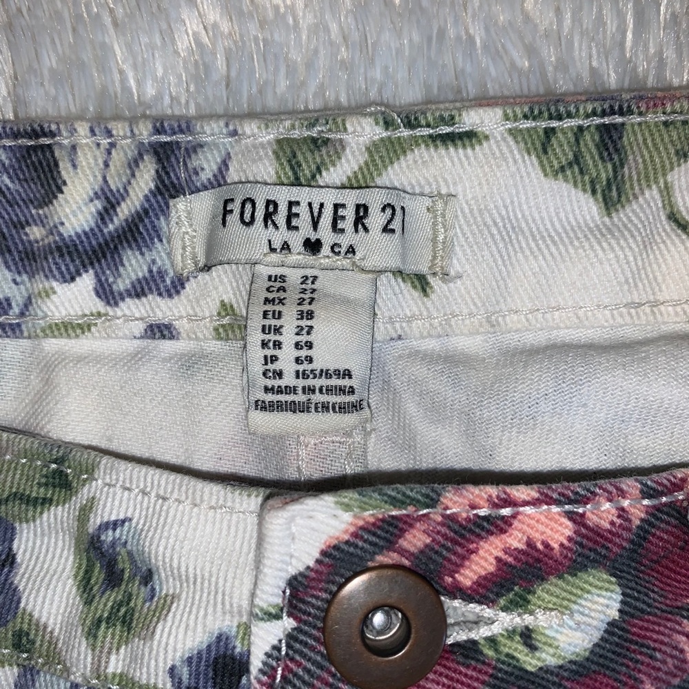F21 Floral Ripped Shorts - Picture 2 of 3